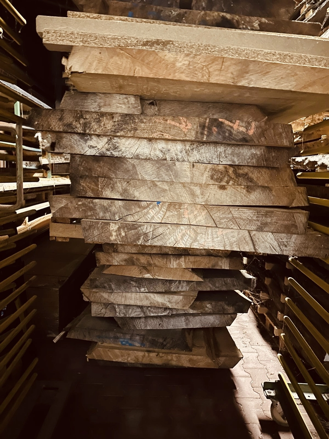 4Elements Maximilianus Group GmbH - designer furniture and decor - wooden table