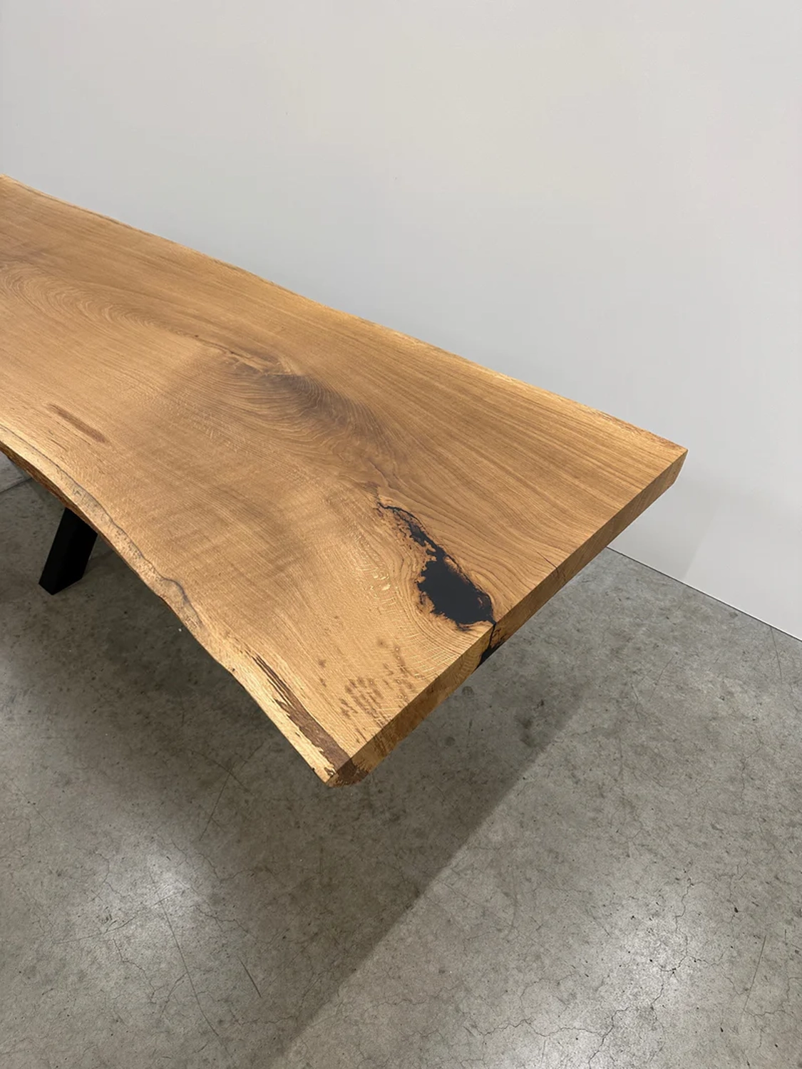 4Elements Maximilianus Group GmbH – Designermöbel und -dekoration – Holztisch