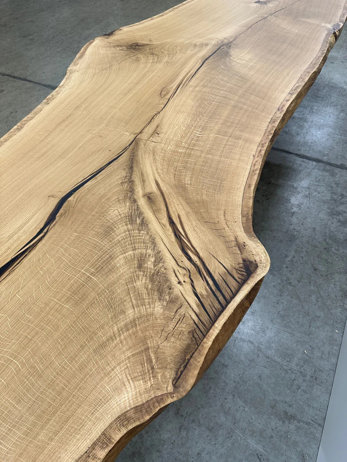 4Elements Maximilianus Group GmbH - designer furniture and decor - wooden table